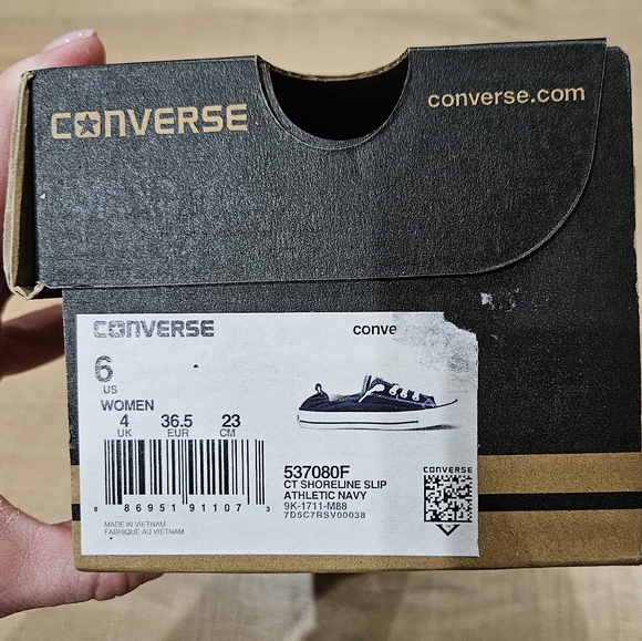 Converse shoes - Picture 6 of 6